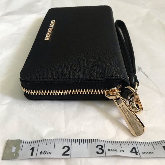Michael Kors Handbags - Michael Kors Black Multifunctional Phone Wallet